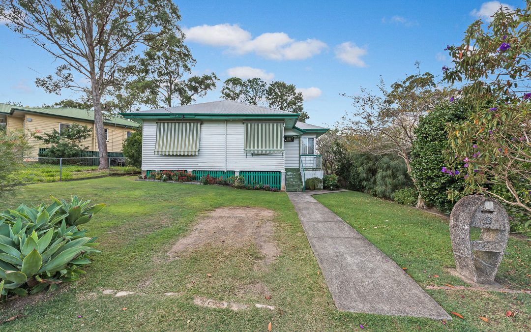 2 Fry St, Holland Park  QLD  4121